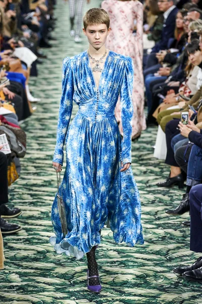 Look 3
